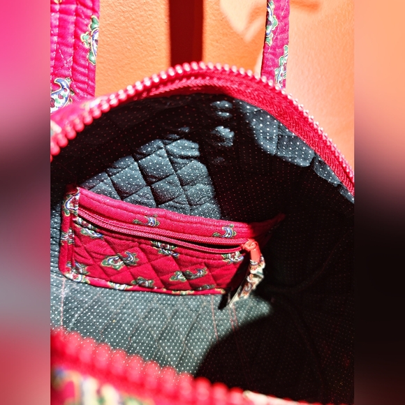 Vera Bradley Indiana Small Duffle Bag Apple Red Print Spring 1991 - Picture 5 of 7